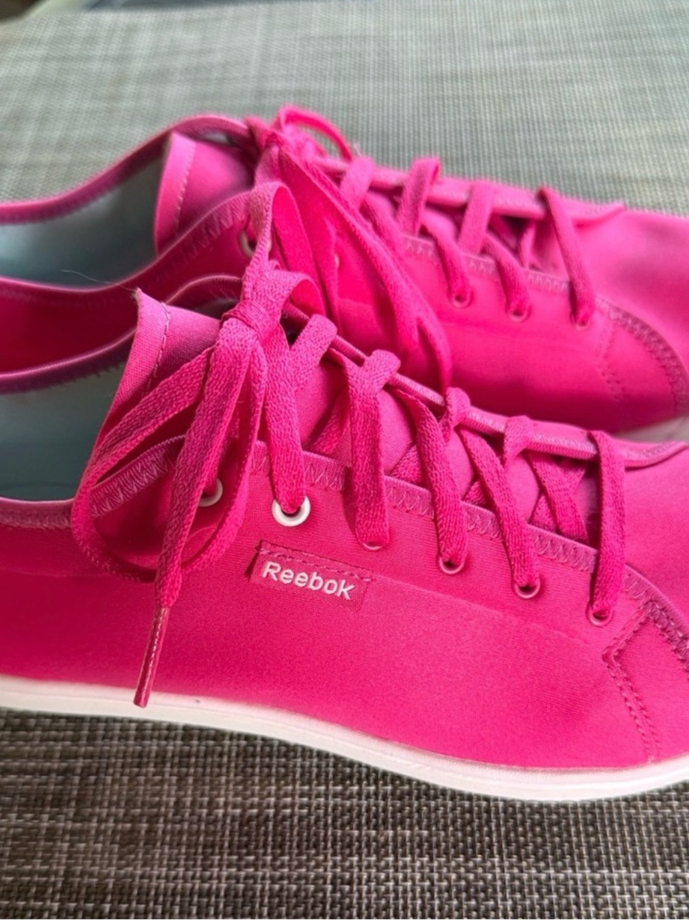 Women’s Reebok skyscape runaround  Pink Casual Lace-Up Sneakers
